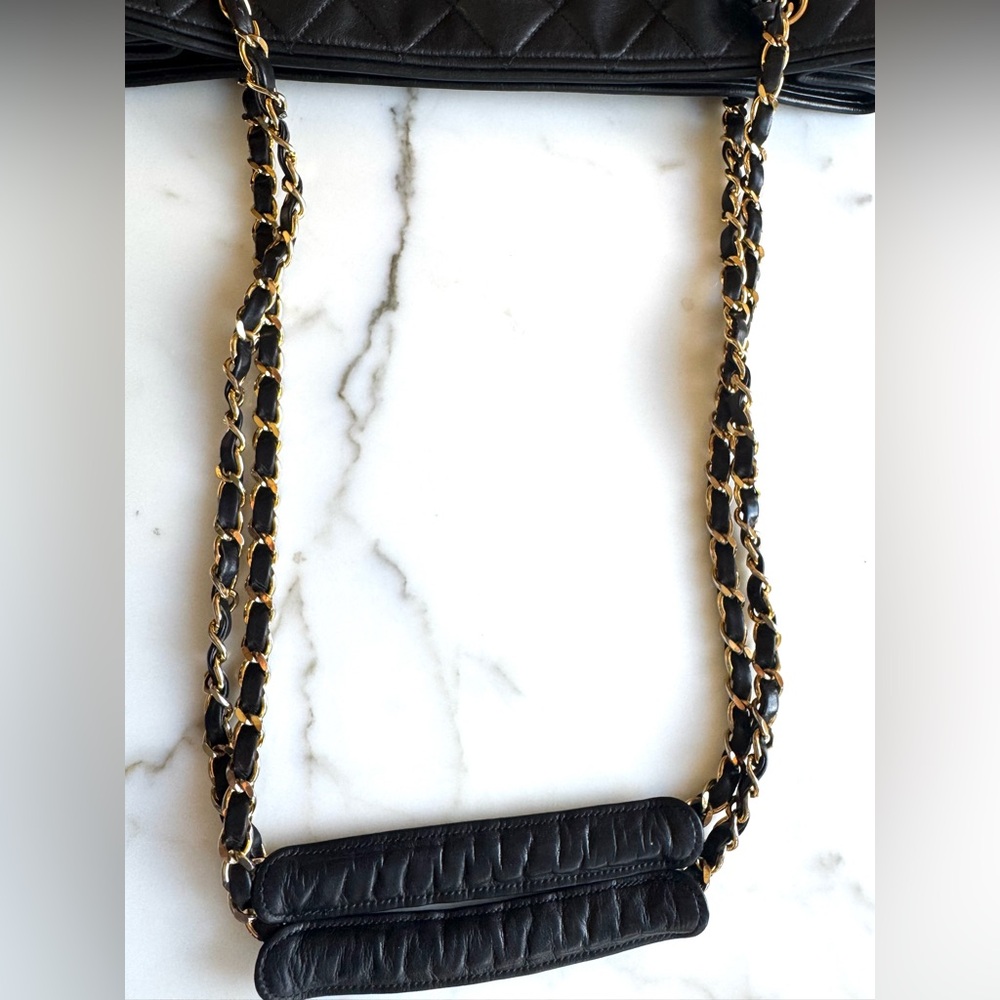 CHANEL Vintage Medallion Tote Black Quilted Lambskin Gold Chain Shoulder Bag - Picture 15 of 16